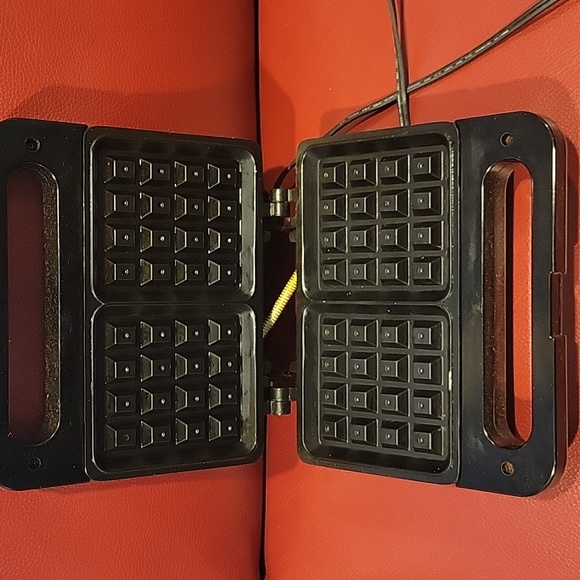 Salton Kitchen Salton Belgian Waffle Maker Poshmark